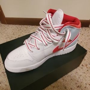 5y Air Jordan 1 MID (GS)